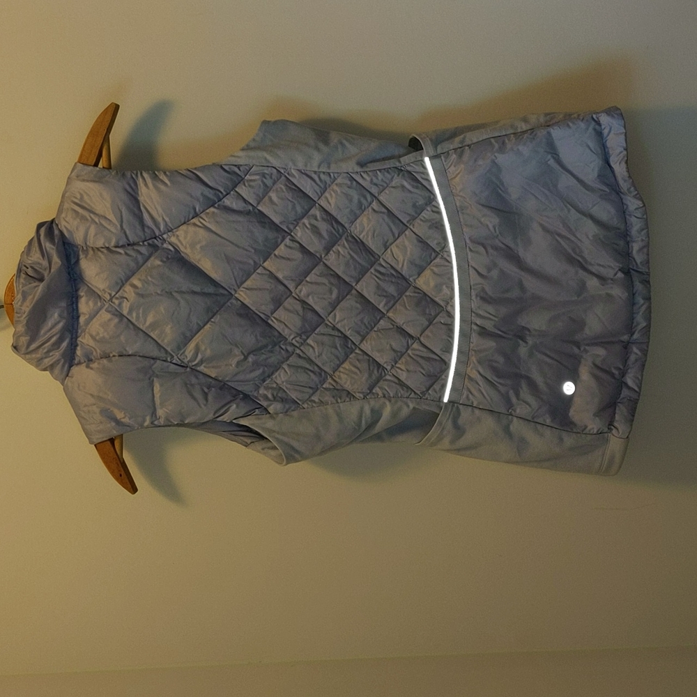 Lululemon Size 6 Light Purple Goose Down Zip Front Vest - Picture 6 of 11